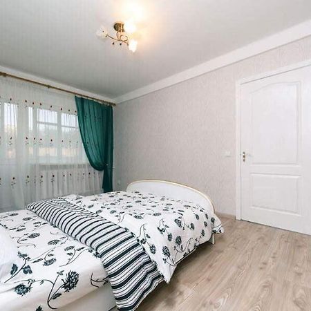 Comfortable One Bad Near Guliver Kyiv Exterior photo