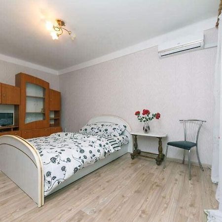 Comfortable One Bad Near Guliver Kyiv Exterior photo